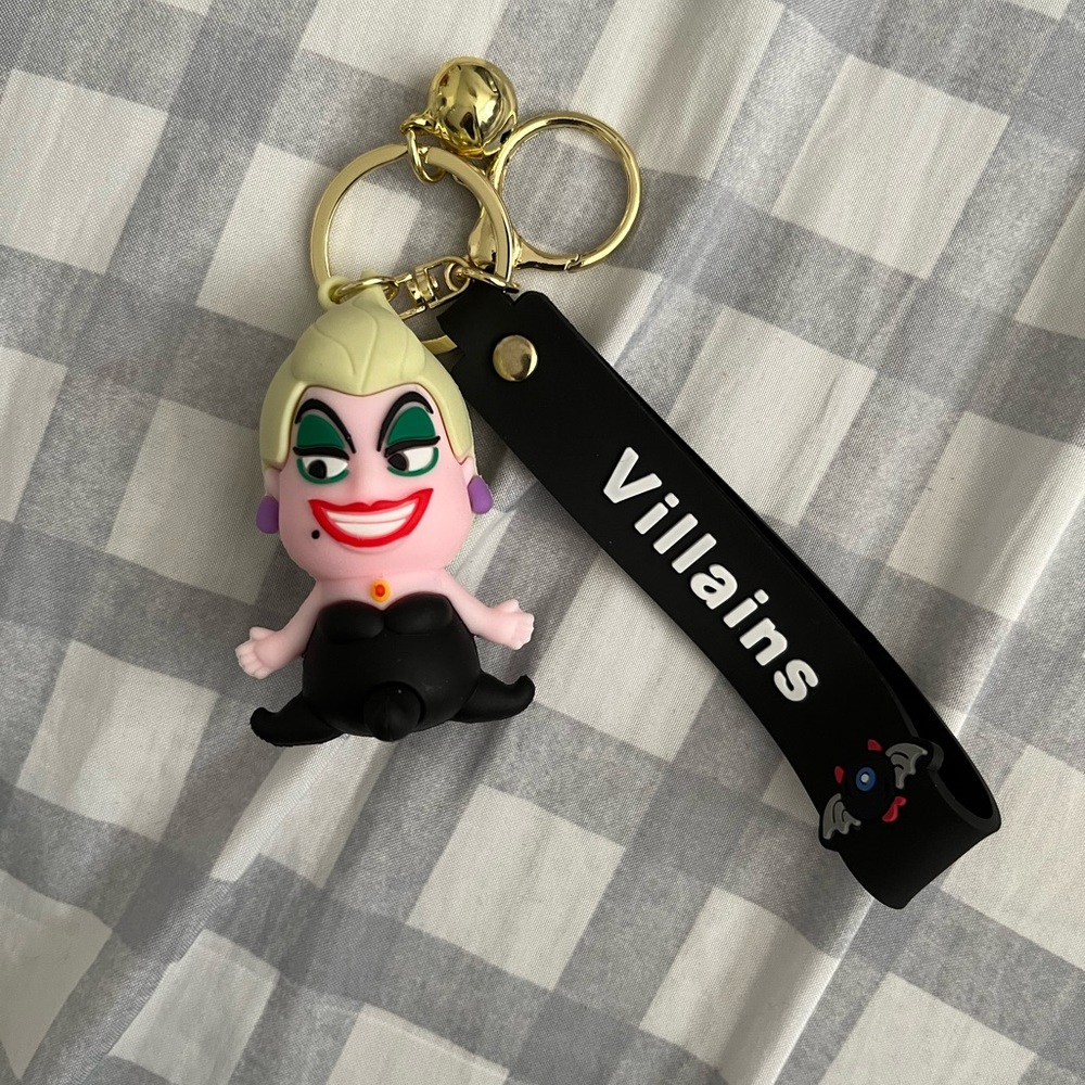 Disney villains Ursula little mermaid keychain new